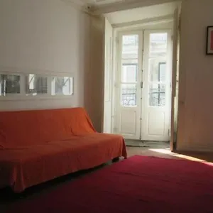 Center Simple Charming Apartment